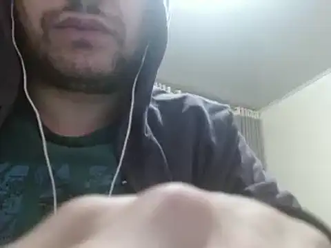 Snapshot of camiloking1720 chatting on 01/22/25, 01:20 camiloking1720 online show from 01/22/25, 01:20