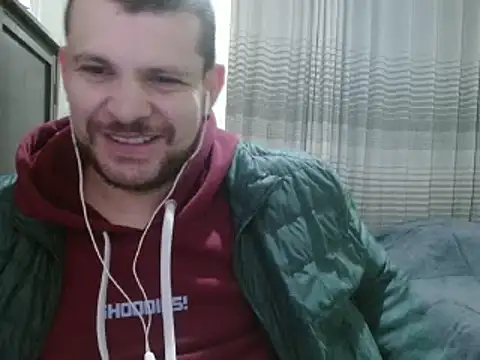 Snapshot of camiloking1720 chatting on 01/26/25, 10:34 camiloking1720 online show from 01/26/25, 10:34