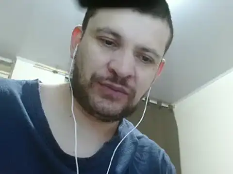 Snapshot of camiloking1720 chatting on 02/03/25, 12:47 camiloking1720 online show from 02/03/25, 12:47