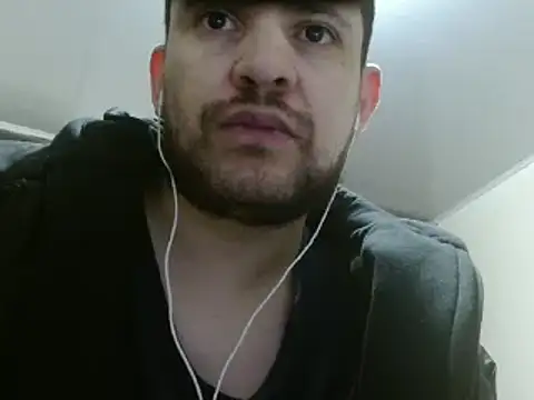 Snapshot of camiloking1720 chatting on 02/04/25, 02:07 camiloking1720 online show from 02/04/25, 02:07