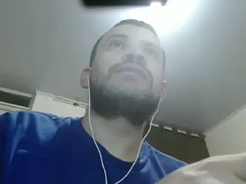 Snapshot of camiloking1720 chatting on 02/07/25, 01:04 camiloking1720 online show from 02/07/25, 01:04