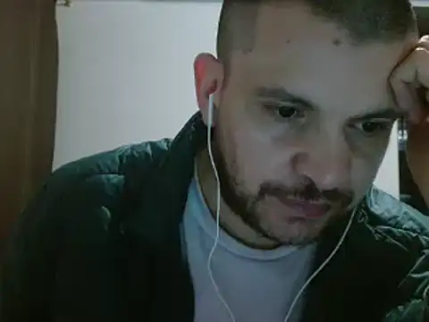 Snapshot of camiloking1720 chatting on 02/08/25, 09:13 camiloking1720 online show from 02/08/25, 09:13