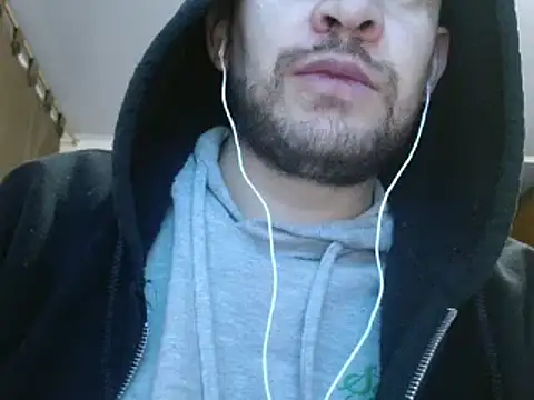 Snapshot of camiloking1720 chatting on 02/19/25, 01:28 camiloking1720 online show from 02/19/25, 01:28