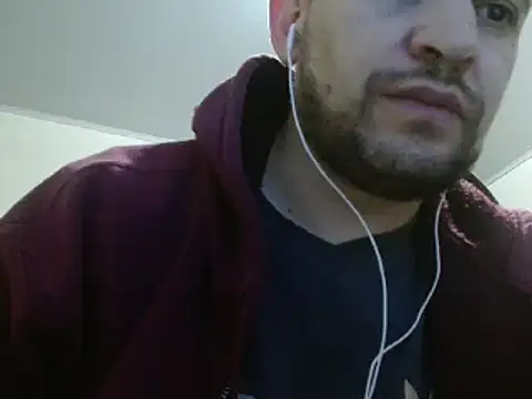 Snapshot of camiloking1720 chatting on 02/26/25, 06:15 camiloking1720 online show from 02/26/25, 06:15