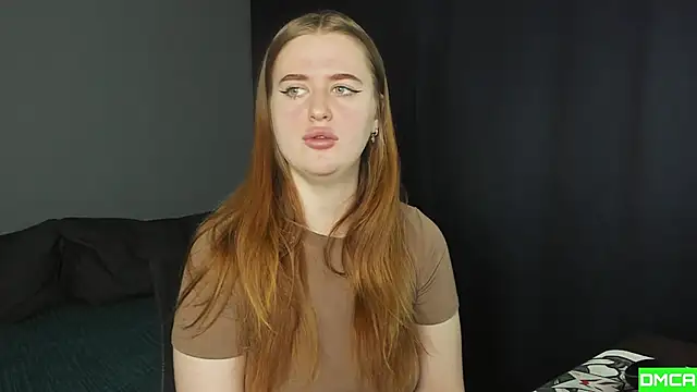 Snapshot of Pinku_kitsune chatting on 11/17/25, 09:37 Pinku kitsune online show from 11/17/25, 09:37