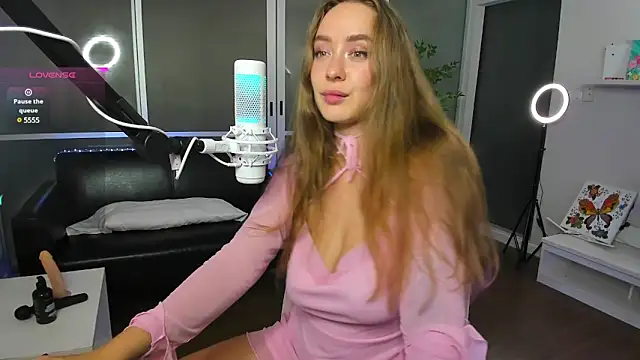 Snapshot of AngelPaull chatting on 12/14/24, 08:40 AngelPaull online show from 12/14/24, 08:40