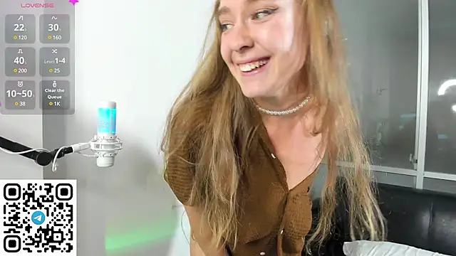 Snapshot of AngelPaull chatting on 12/22/24, 12:39 AngelPaull online show from 12/22/24, 12:39