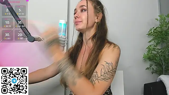 Snapshot of AngelPaull chatting on 02/13/25, 10:22 AngelPaull online show from 02/13/25, 10:22