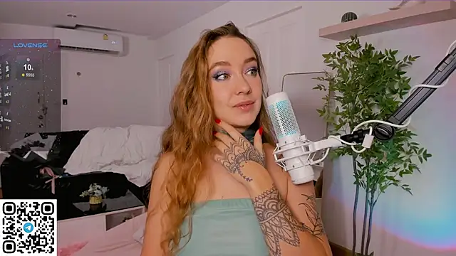 Snapshot of AngelPaull chatting on 09/19/25, 10:32 AngelPaull online show from 09/19/25, 10:32