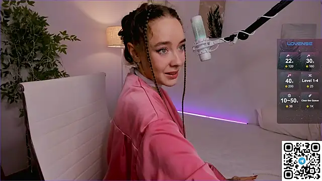 Snapshot of AngelPaull chatting on 10/12/25, 10:31 AngelPaull online show from 10/12/25, 10:31