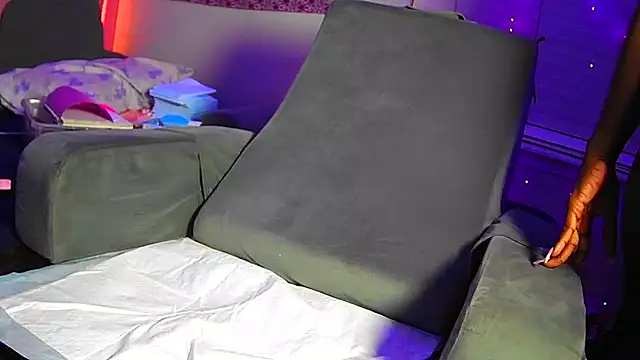 Tatithegoddess online show from 11/19/25, 03:06