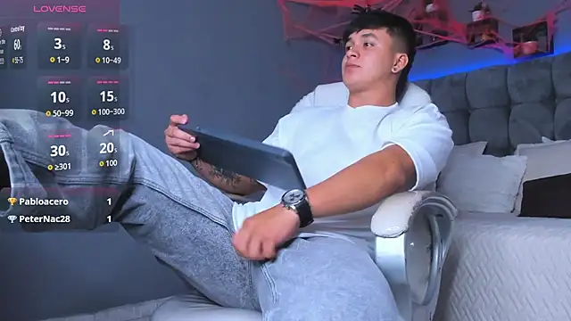 Cristopher strong online show from 10/11/25, 11:47