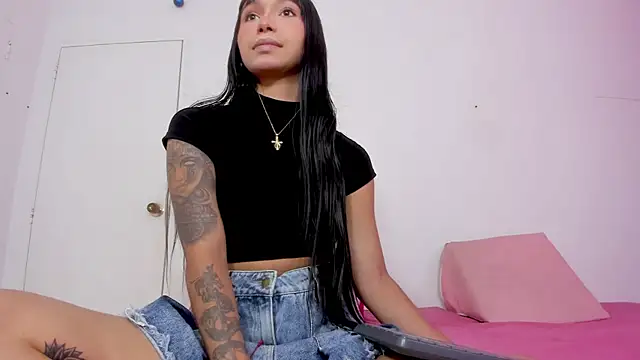 Snapshot of antonella_bonne chatting on 01/27/25, 07:24 antonella bonne online show from 01/27/25, 07:24
