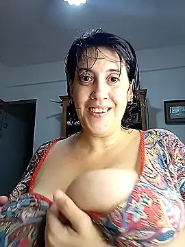 Snapshot of Sole_Love chatting on 03/05/25, 01:50 Sole Love online show from 03/05/25, 01:50