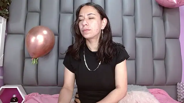 Snapshot of angelina_ny chatting on 09/22/25, 01:46 angelina ny online show from 09/22/25, 01:46