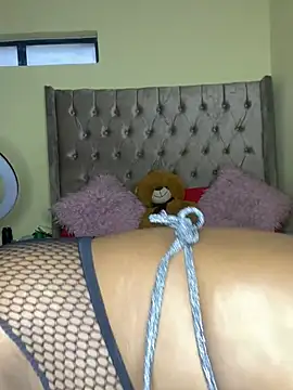 Snapshot of DarkBerry87 chatting on 02/10/25, 04:47 DarkBerry87 online show from 02/10/25, 04:47