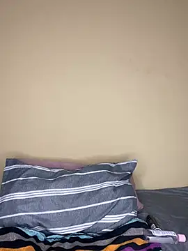 Snapshot of DarkBerry87 chatting on 02/14/25, 05:14 DarkBerry87 online show from 02/14/25, 05:14