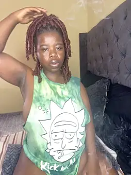 Snapshot of DarkBerry87 chatting on 09/15/25, 10:37 DarkBerry87 online show from 09/15/25, 10:37