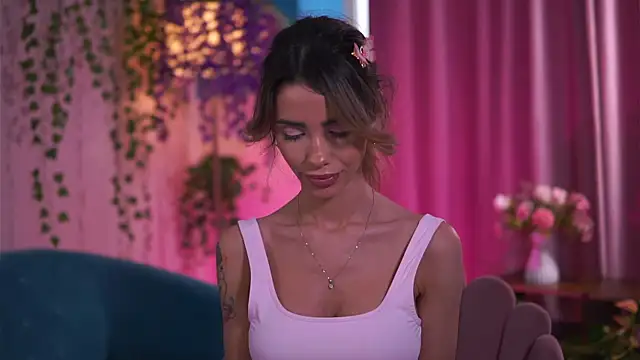 Snapshot of TheAyana chatting on 11/18/25, 11:25 TheAyana online show from 11/18/25, 11:25