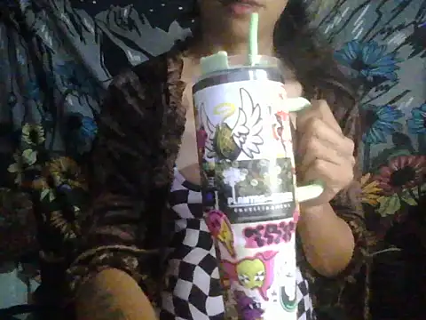 Snapshot of GATIINHA003 chatting on 12/02/25, 02:12 GATIINHA003 online show from 12/02/25, 02:12