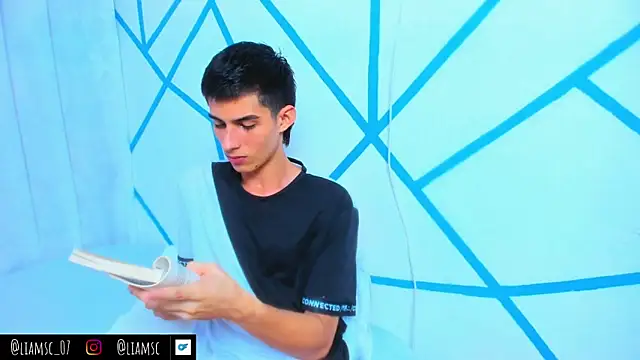 liam scott77 online show from 10/10/25, 03:55