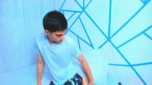 liam scott77 online show from 11/05/25, 01:49