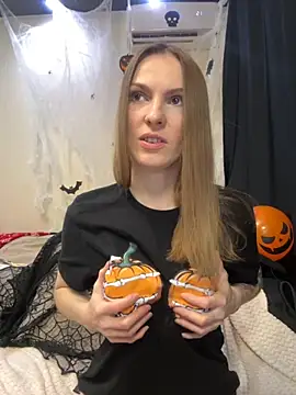 RachelBelI online show from 10/19/25, 11:38