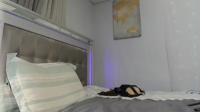 Snapshot of MistressLava_Femdom chatting on 02/03/25, 07:40 MistressLava Femdom online show from 02/03/25, 07:40