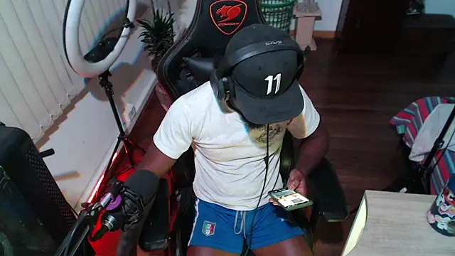 Siriss boyrag online show from 10/07/25, 12:08