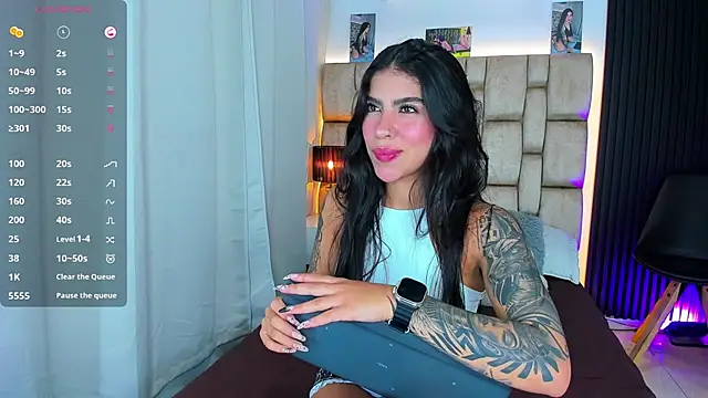 little sophie18 online show from 10/30/25, 08:53