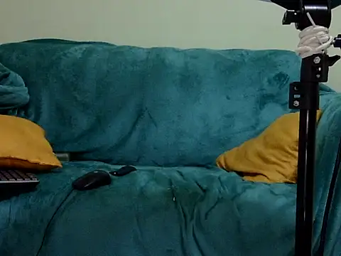 Snapshot of Squirt_ass_queen chatting on 03/21/25, 03:22 Squirt ass queen online show from 03/21/25, 03:22