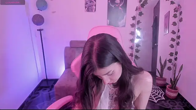 Snapshot of cami_mila9 chatting on 09/17/25, 08:10 cami mila9 online show from 09/17/25, 08:10