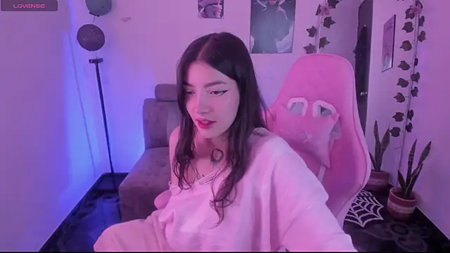 Snapshot of cami_mila9 chatting on 09/20/25, 08:10 cami mila9 online show from 09/20/25, 08:10