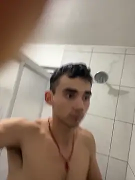 Snapshot of kevinsito1 chatting on 10/06/25, 12:02 kevinsito1 online show from 10/06/25, 12:02