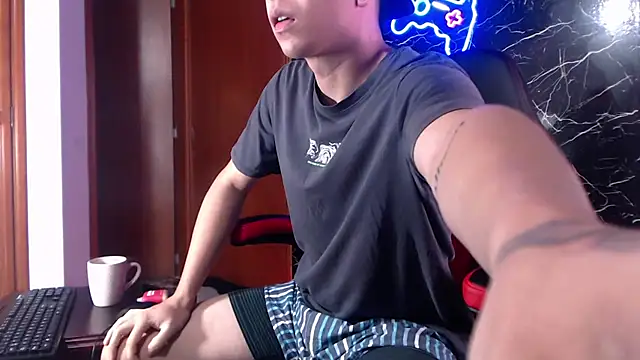 Snapshot of maty_hardx chatting on 01/09/25, 10:09 maty hardx online show from 01/09/25, 10:09