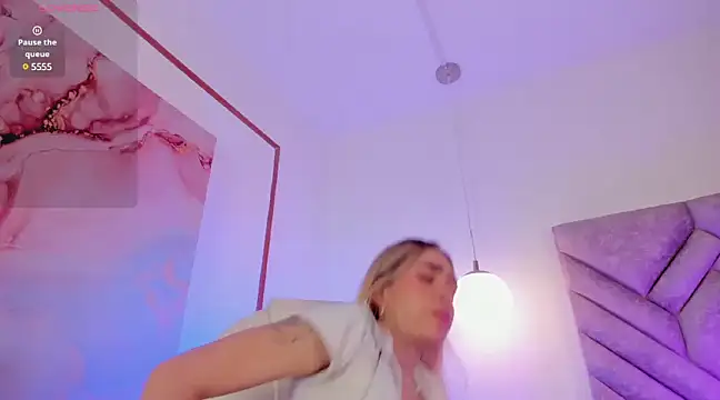 Lucy Vega online show from 12/31/24, 05:18