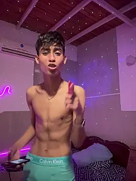 Mauuu18 online show from 10/16/25, 01:28