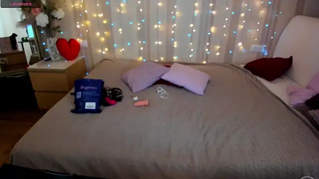 Snapshot of Katherine_Fox chatting on 12/05/24, 06:54 Katherine Fox online show from 12/05/24, 06:54