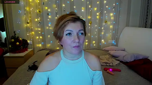 Snapshot of Katherine_Fox chatting on 12/07/24, 02:13 Katherine Fox online show from 12/07/24, 02:13