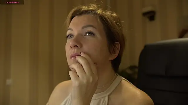 Snapshot of Katherine_Fox chatting on 12/13/24, 07:04 Katherine Fox online show from 12/13/24, 07:04