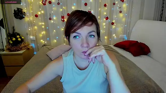 Snapshot of Katherine_Fox chatting on 12/18/24, 07:15 Katherine Fox online show from 12/18/24, 07:15