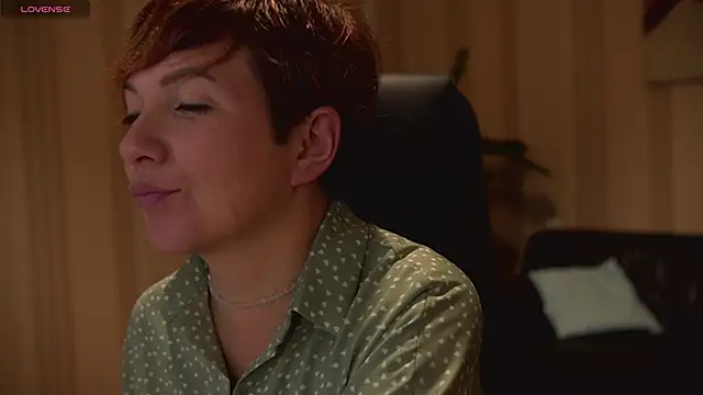 Snapshot of Katherine_Fox chatting on 01/10/25, 08:18 Katherine Fox online show from 01/10/25, 08:18