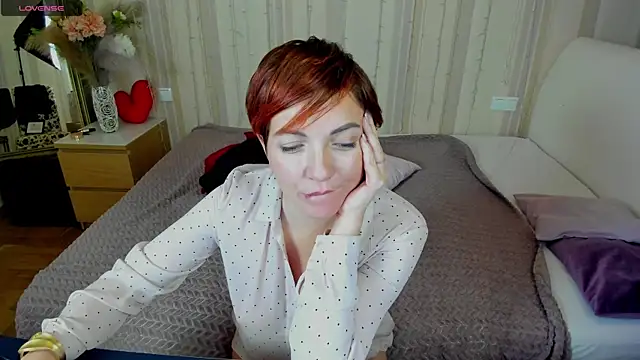 Snapshot of Katherine_Fox chatting on 02/01/25, 09:54 Katherine Fox online show from 02/01/25, 09:54