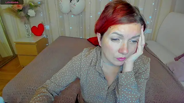 Snapshot of Katherine_Fox chatting on 02/24/25, 04:36 Katherine Fox online show from 02/24/25, 04:36