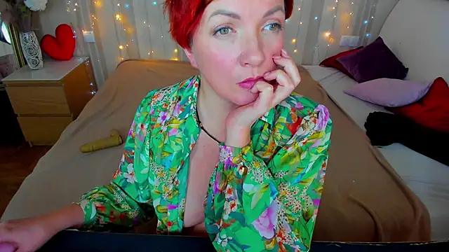 Snapshot of Katherine_Fox chatting on 03/08/25, 02:08 Katherine Fox online show from 03/08/25, 02:08