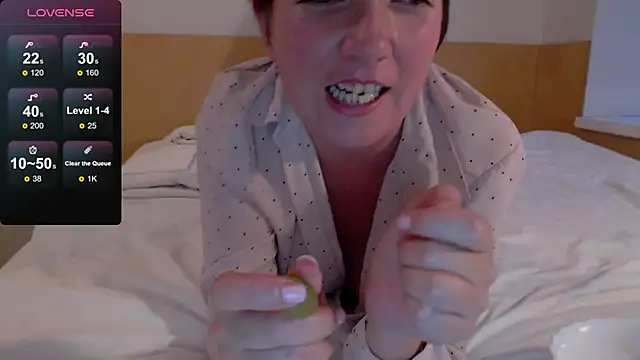 Snapshot of Katherine_Fox chatting on 09/20/25, 03:46 Katherine Fox online show from 09/20/25, 03:46