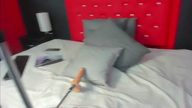 Snapshot of Zoe_pss chatting on 10/15/25, 07:14 Zoe pss online show from 10/15/25, 07:14