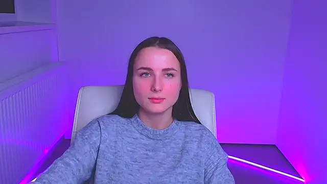 Snapshot of Eva_Janee chatting on 12/18/24, 07:15 Eva Janee online show from 12/18/24, 07:15