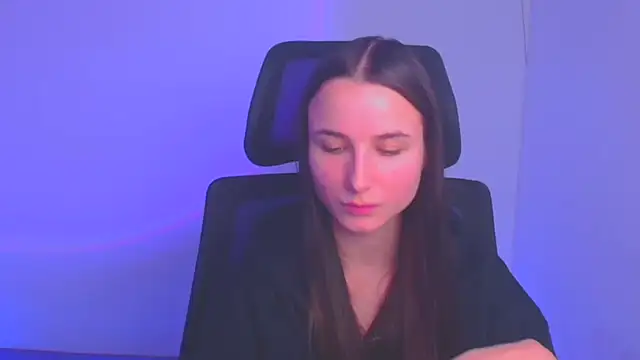 Snapshot of Eva_Janee chatting on 12/18/24, 10:30 Eva Janee online show from 12/18/24, 10:30