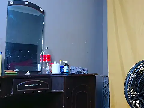 Snapshot of DarkDivva24 chatting on 11/06/25, 11:26 DarkDivva24 online show from 11/06/25, 11:26